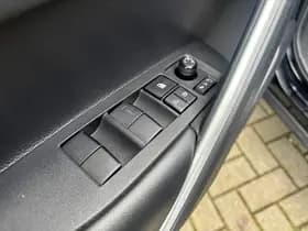 Toyota Corolla-cross thumbnail 58