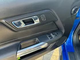 Ford Mustang thumbnail 7