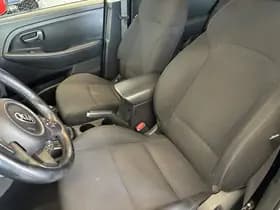 Kia Carens thumbnail 25