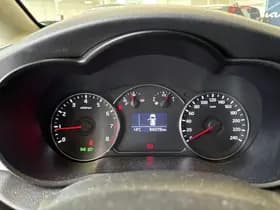 Kia Carens thumbnail 28