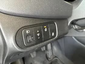 Kia Carens thumbnail 4