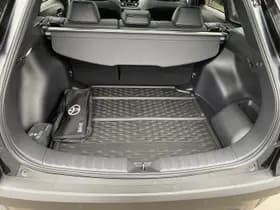 Toyota Corolla-cross thumbnail 11