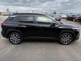 Toyota Corolla-cross thumbnail 18