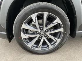 Toyota Corolla-cross thumbnail 6