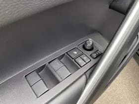 Toyota Corolla-cross thumbnail 82