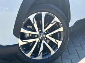 Toyota Corolla-cross thumbnail 18