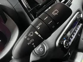 Toyota Yaris thumbnail 15