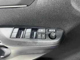 Toyota Yaris thumbnail 22