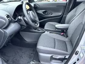 Toyota Yaris-cross thumbnail 6