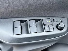 Toyota Yaris-cross thumbnail 61