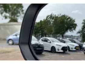 Toyota Corolla-cross thumbnail 16