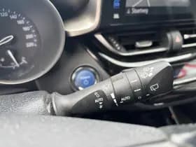 Toyota C-hr thumbnail 12