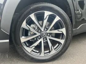 Toyota Corolla-cross thumbnail 7