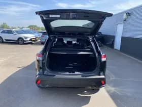 Toyota Corolla-cross thumbnail 6