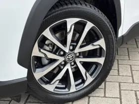 Toyota Corolla-cross thumbnail 18