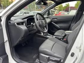 Toyota Corolla-cross thumbnail 19