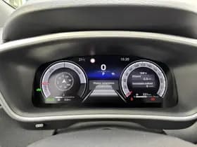 Toyota Corolla-cross thumbnail 3