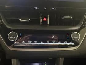 Toyota Corolla-cross thumbnail 14