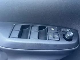 Toyota Yaris thumbnail 47