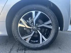 Toyota Yaris thumbnail 8