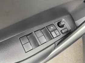 Toyota Corolla-cross thumbnail 21