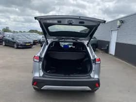 Toyota Corolla-cross thumbnail 5