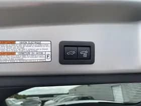 Toyota Corolla-cross thumbnail 7