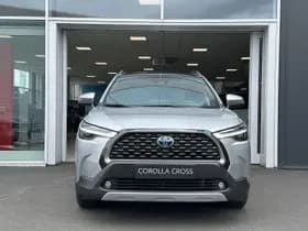 Toyota Corolla-cross thumbnail 3