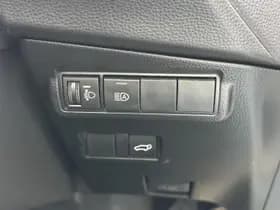 Toyota Corolla-cross thumbnail 30