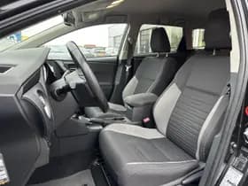 Toyota Auris thumbnail 3