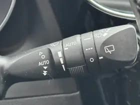 Toyota Auris thumbnail 10