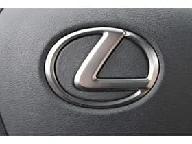 Lexus Ux thumbnail 72
