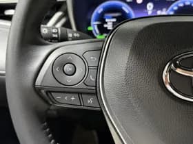 Toyota Corolla-cross thumbnail 11