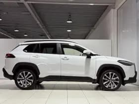 Toyota Corolla-cross thumbnail 9