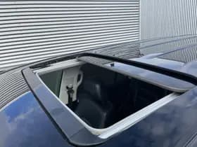 Toyota Land-cruiser thumbnail 5