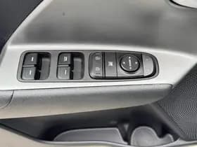 Kia Niro thumbnail 60