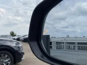 Toyota Corolla-cross thumbnail 20