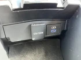 Toyota Corolla-touring-sports thumbnail 30