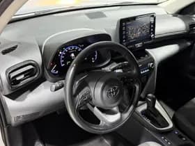 Toyota Yaris-cross thumbnail 2