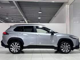 Toyota Corolla-cross thumbnail 6