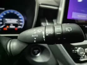 Toyota Corolla-cross thumbnail 12