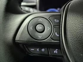 Toyota Corolla-cross thumbnail 9