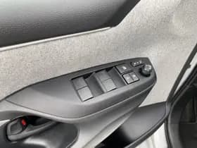 Toyota Yaris thumbnail 19