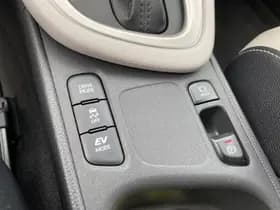 Toyota Yaris thumbnail 36