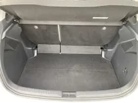 Toyota Yaris thumbnail 8