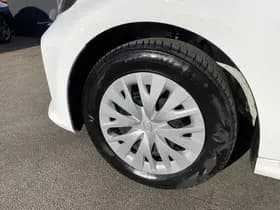 Toyota Yaris thumbnail 79