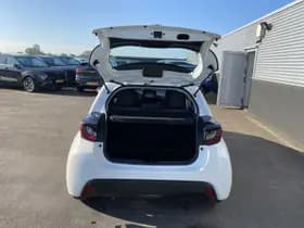 Toyota Yaris thumbnail 9