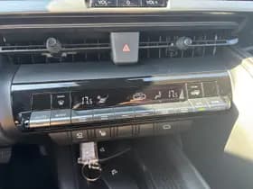 Toyota C-hr thumbnail 4