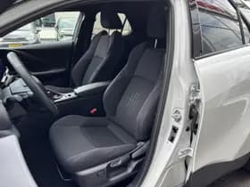 Toyota C-hr thumbnail 11