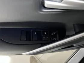 Toyota Corolla-cross thumbnail 21